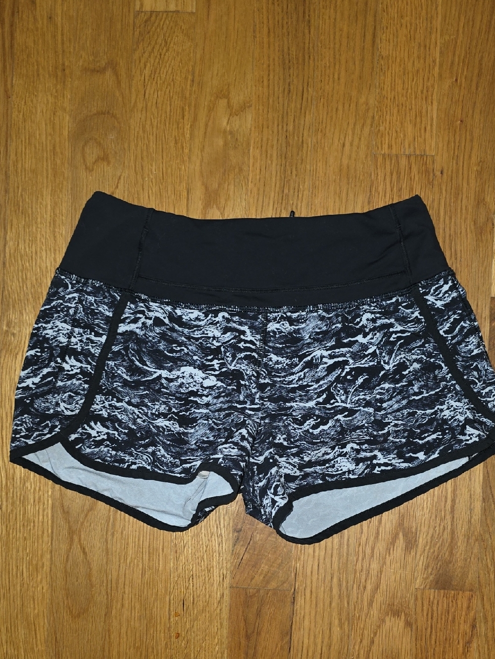 Lululemon Women's Black Marble Print Active Shorts
